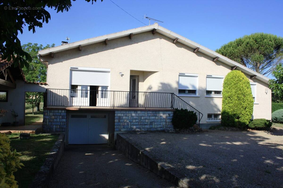 Maison à SAINT-JULIEN-DU-PUY