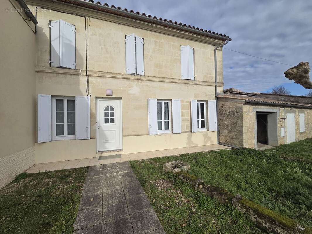 Maison à CASTILLON-LA-BATAILLE