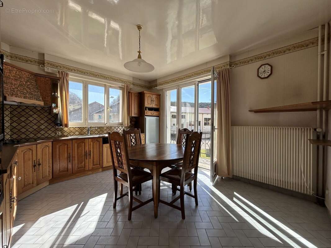 Maison 182 m² à Sombacour  - photo 3
