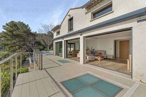 Maison à CARQUEIRANNE