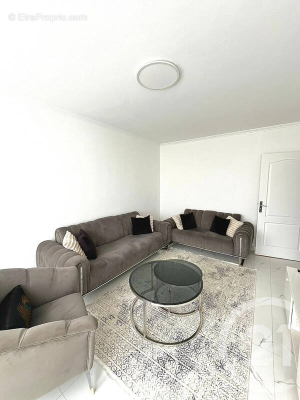 Appartement à MEYZIEU