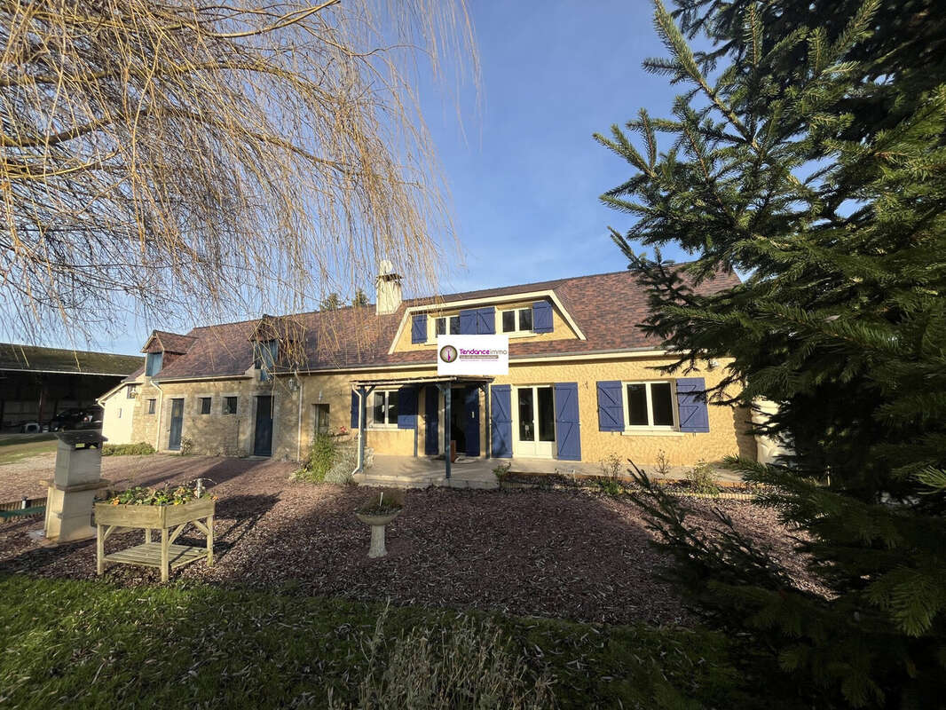 Maison à LE MELE-SUR-SARTHE