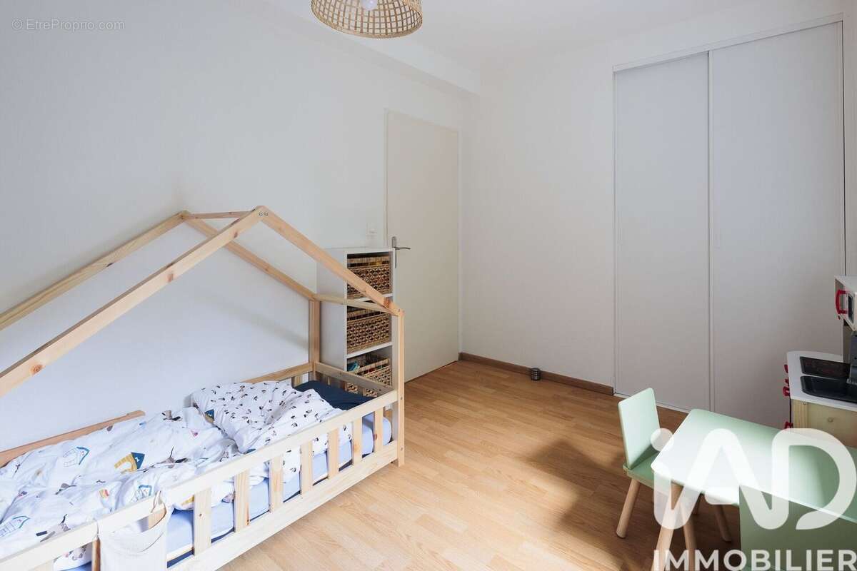 Photo 7 - Appartement à SAINT-GENIS-LES-OLLIERES