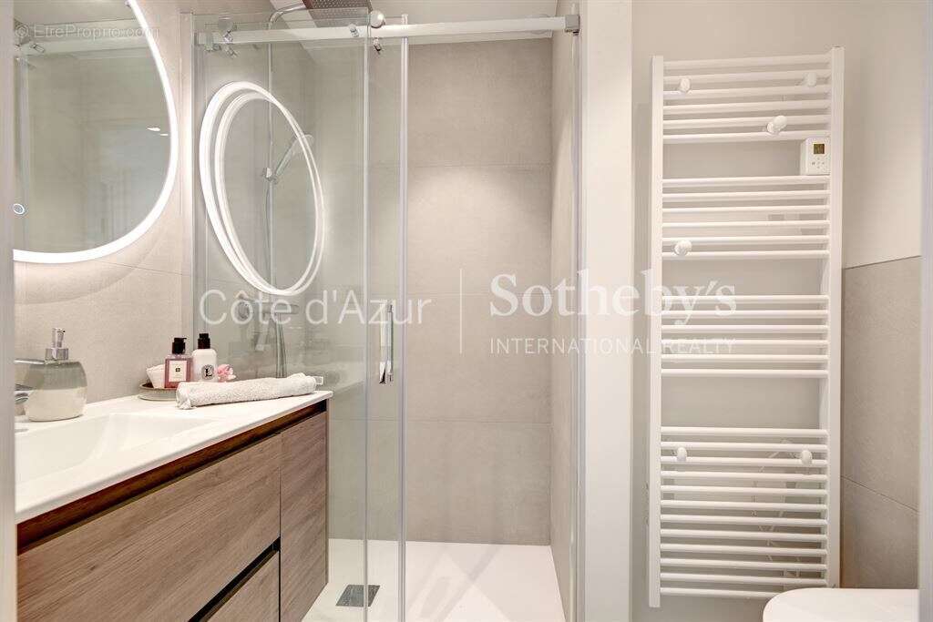 Cannes Croix des Gardes appartement avec vue mer, terrasses, piscine et parking - photo 14