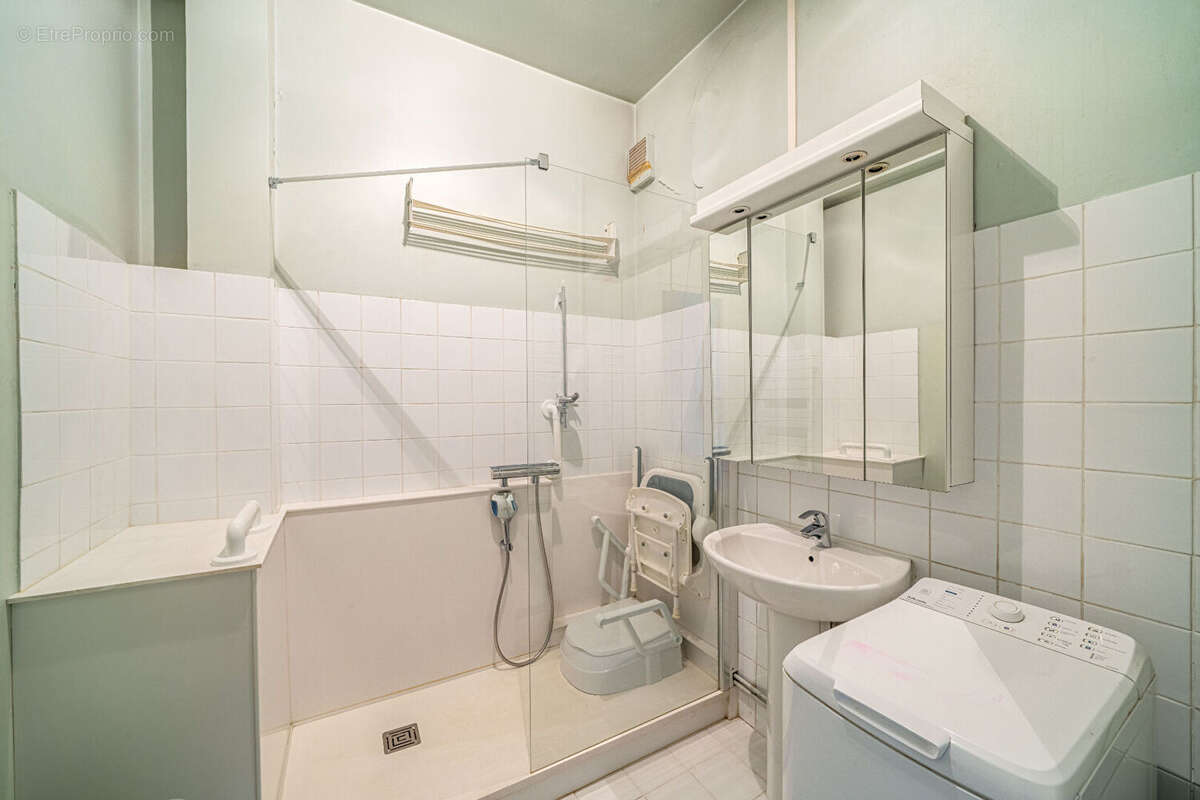 Appartement à PARIS-14E