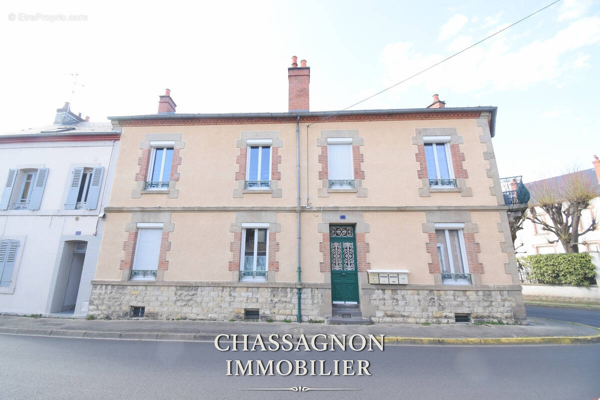 Appartement à MOULINS