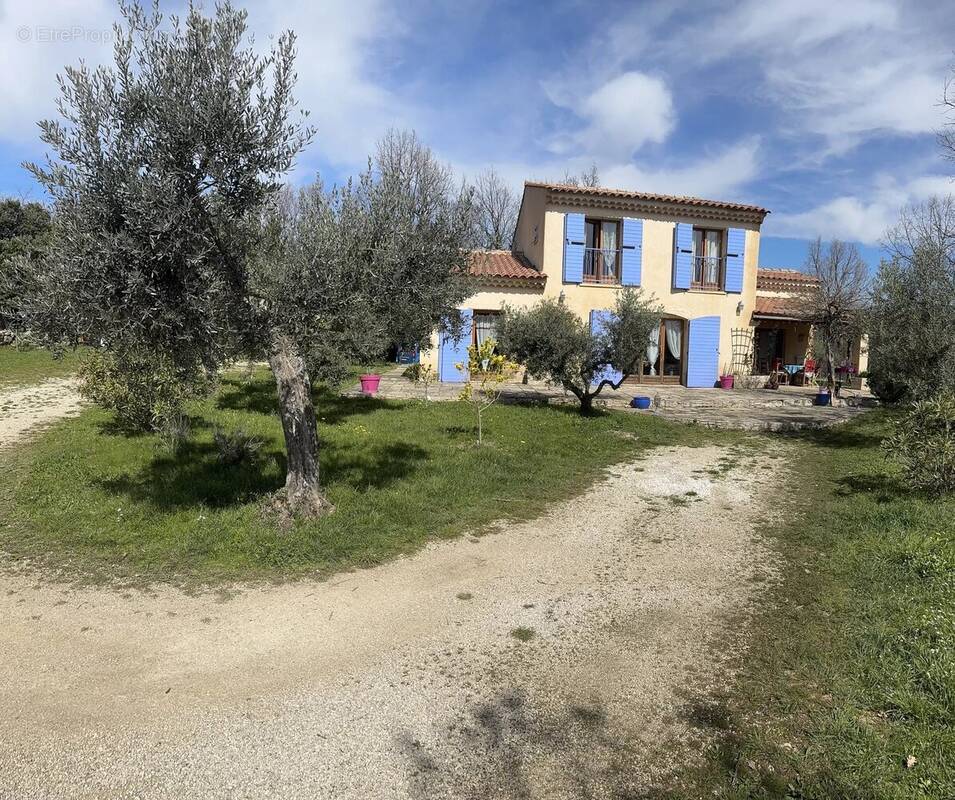 Maison à CHATEAUDOUBLE