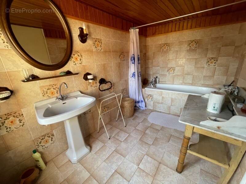 Maison à BUSSIERE-DUNOISE