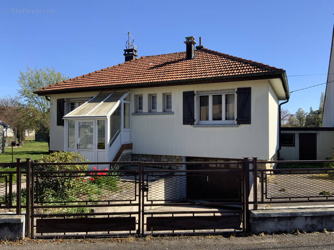 Maison à SAINT-SAUVEUR