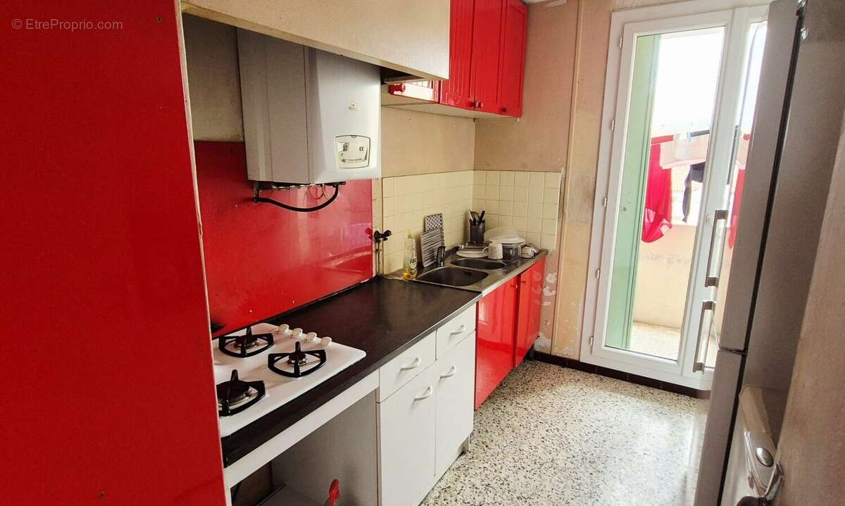 Appartement à MARSEILLE-3E