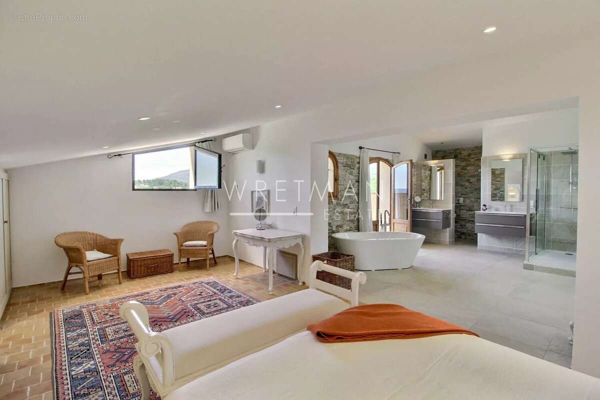 Villa de qualité avec vue panoramique et piscine - tourrettes - photo 13
