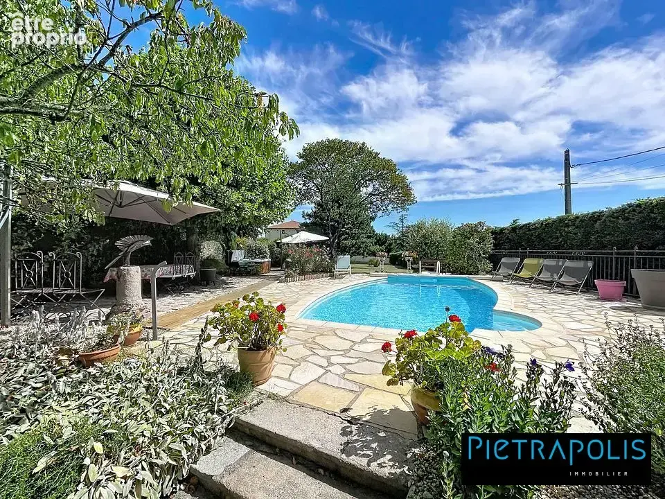 Photo Maison à Soucieu-En-Jarrest au prix de 795 000€