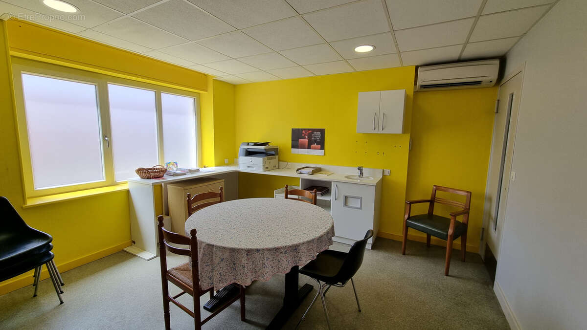 Commerce à LE PEAGE-DE-ROUSSILLON