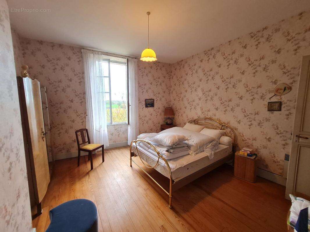 Maison à VALENCE-SUR-BAISE