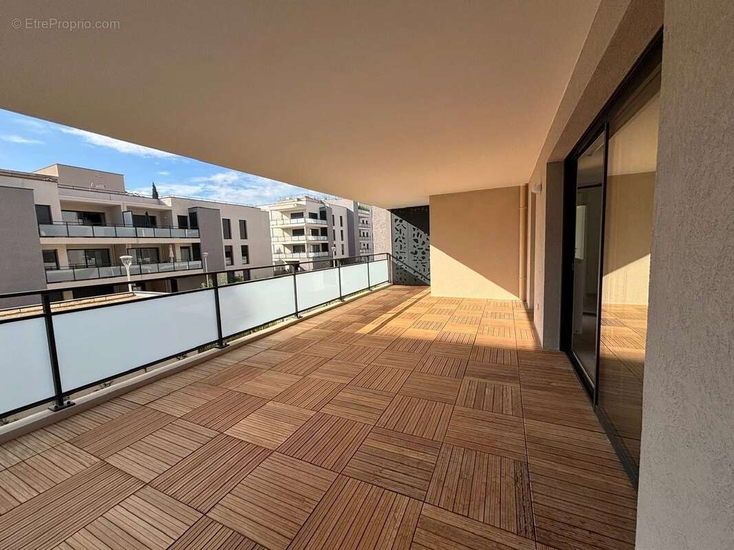 Appartement à HYERES