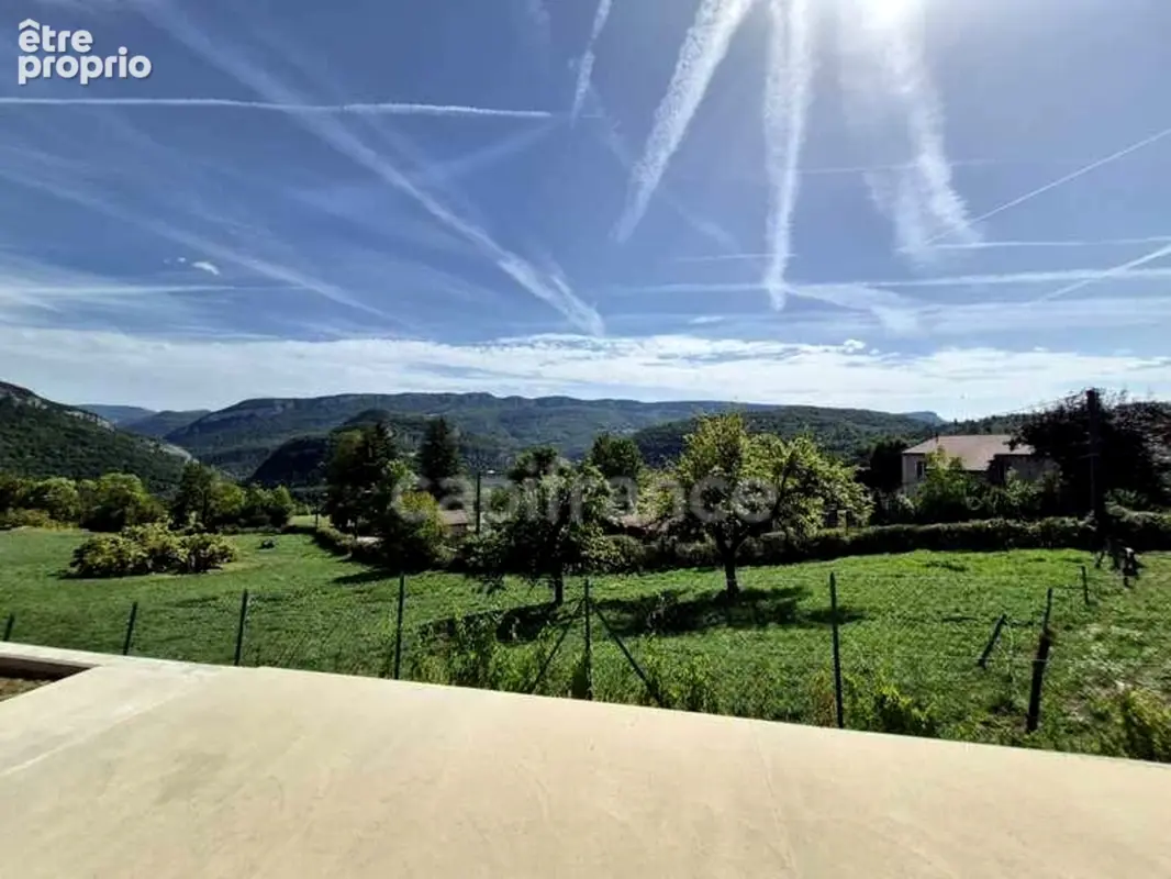 Une maison lumineuse aux beaux volumes, avec une vue exceptionnelle sur les montagnes - photo 13
