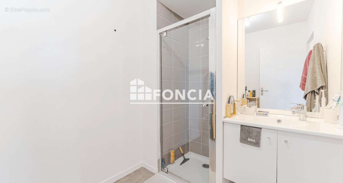 Tours-nord, proche tram et toutes commodites, au sein d'une residence recente de standing, appartement t3 avec grand jardin 60 m - photo 8