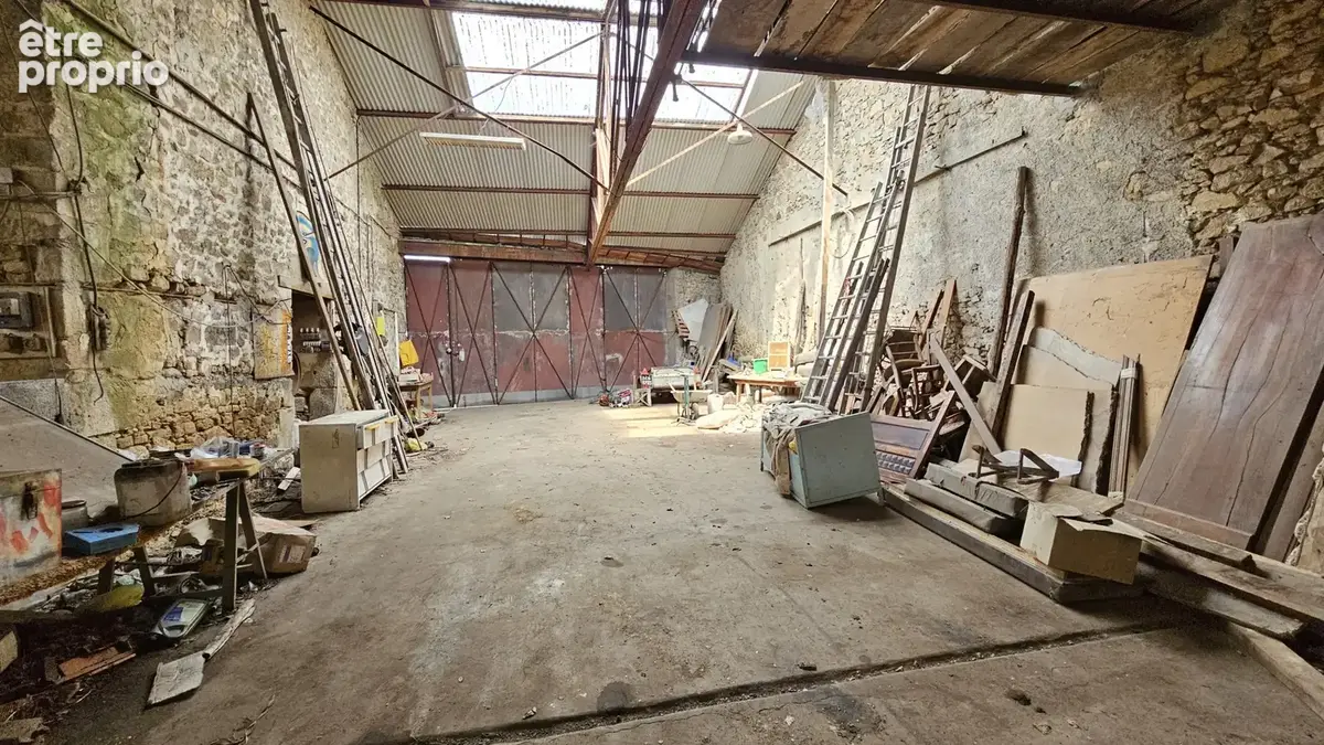 'Charme, espace et potentiel : imaginez votre futur projet !' - photo 2