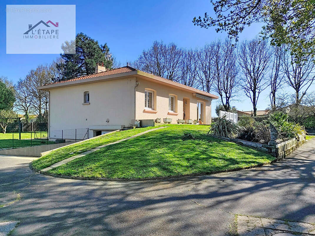 Maison à LA CHAPELLE-ACHARD