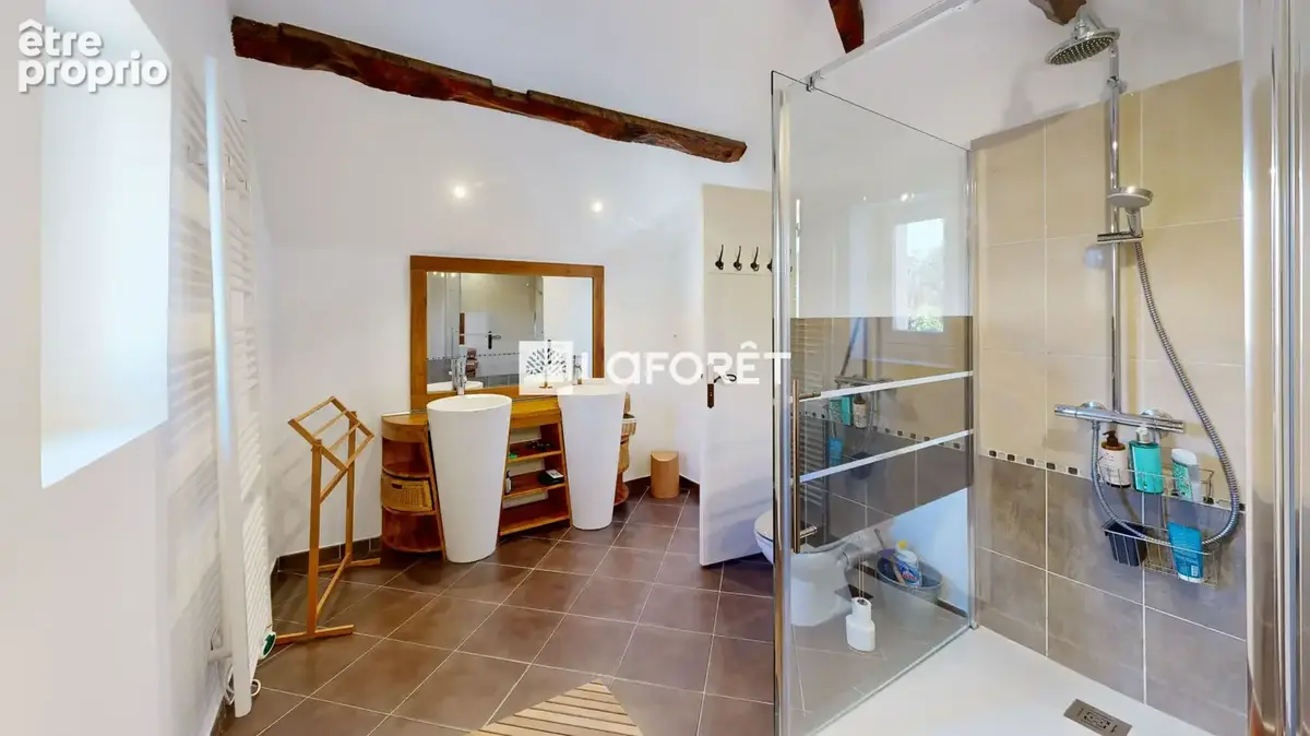 Maison de 8 pièce(s) 189 m²  "Toutes commodités à pied" - photo 17
