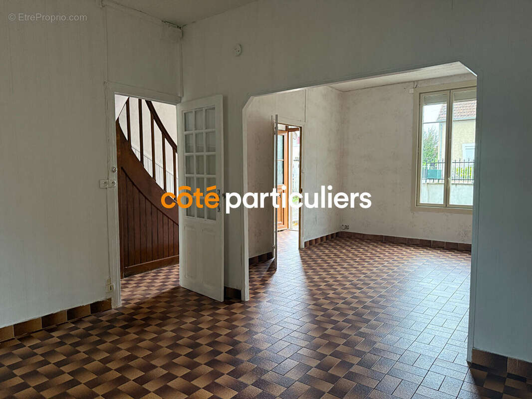 Maison à SAINT-AMAND-MONTROND