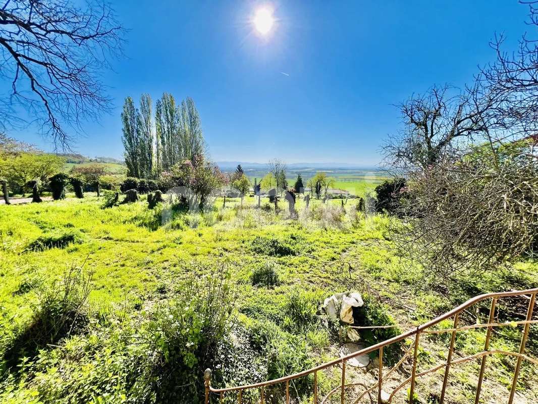 Maison à AIGUEPERSE