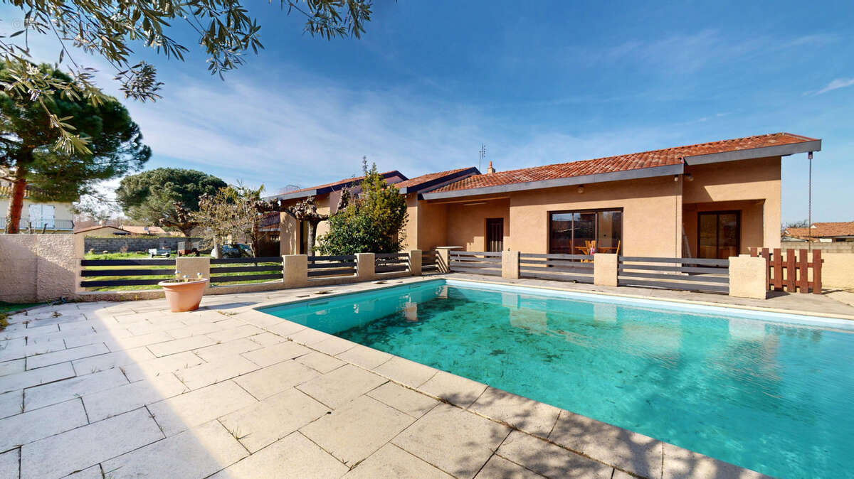 Maison à LA TOUR-DU-CRIEU