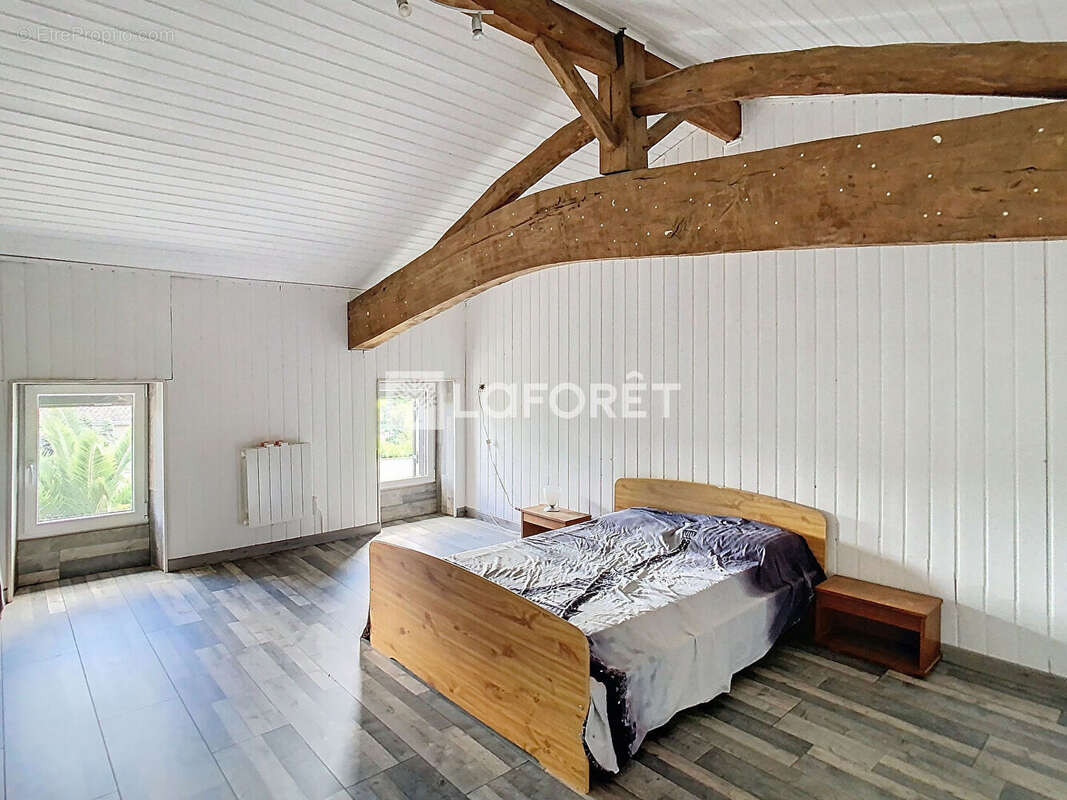 Maison à CIVRAC-DE-BLAYE