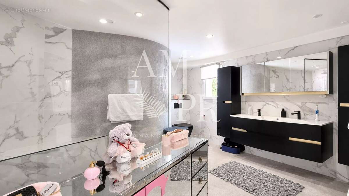 Villa de style – domaine privé fermé – sécurité 24h/24 et 7j/7 – rénovée en 2025 - photo 16