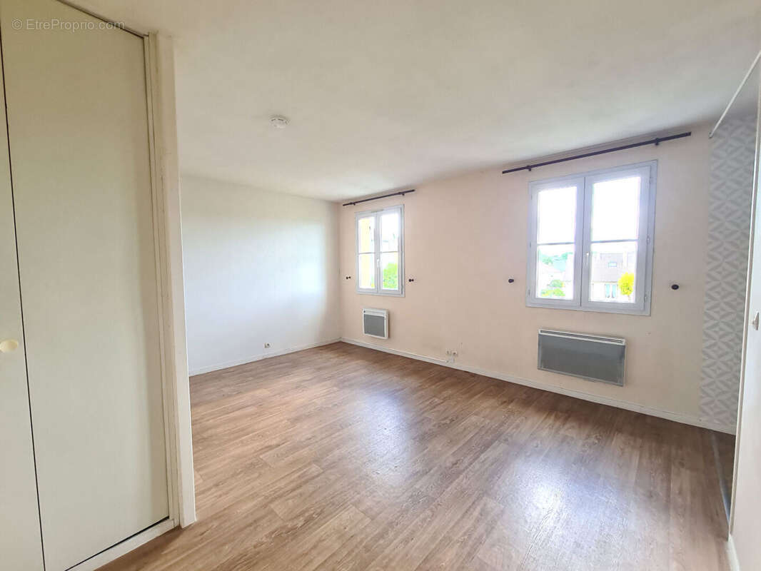 Appartement à LE PERRAY-EN-YVELINES