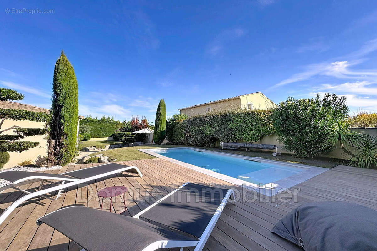 Maison à SAINT-SATURNIN-LES-AVIGNON