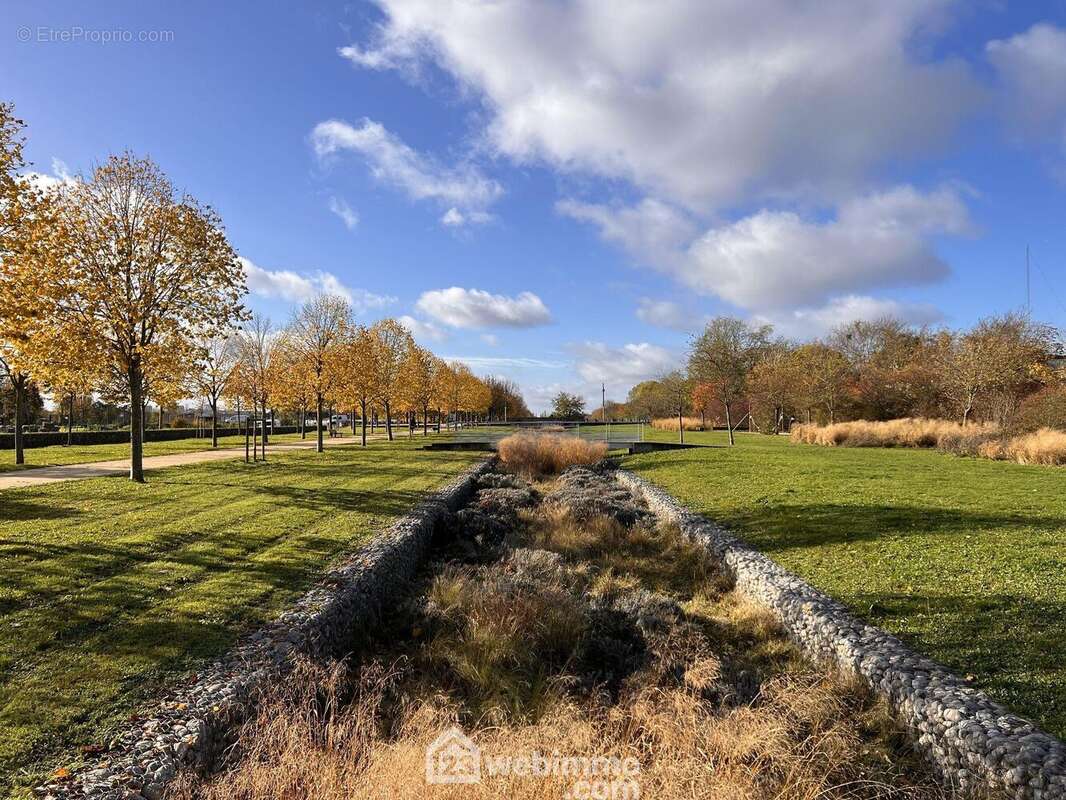 A proximité d'un bel espace de verdure, - Maison à VITRY-SUR-SEINE