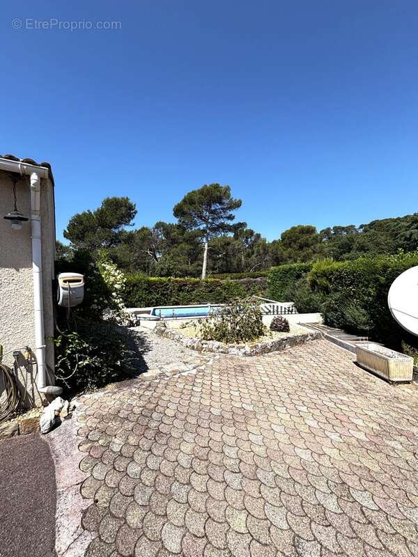 Maison à LE MUY