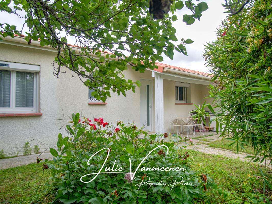 Maison à LA SALVETAT-SAINT-GILLES