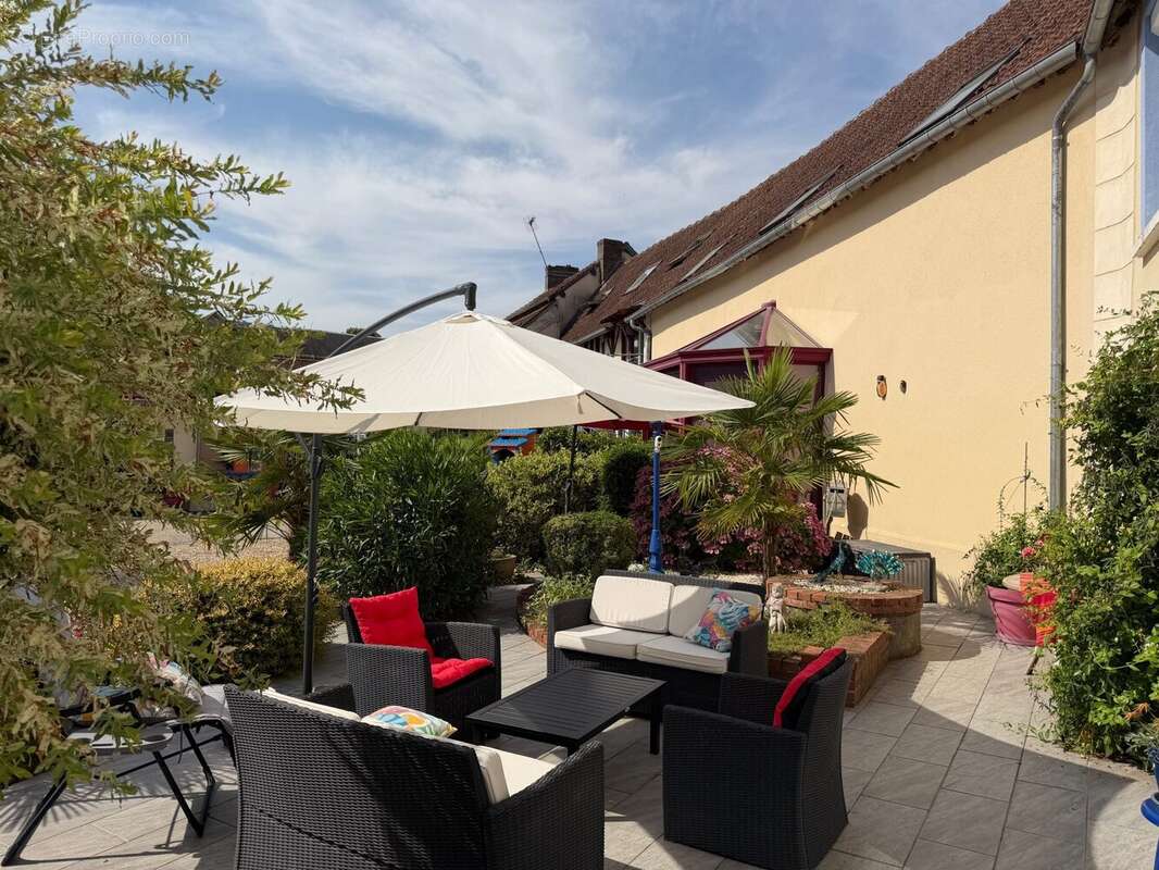 Maison 390 m² à Ivry-La-Bataille  - photo 5