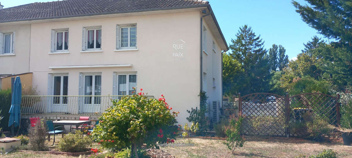 Maison à LENCLOITRE