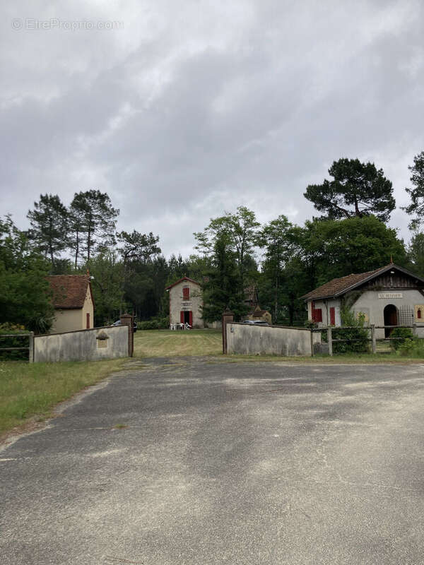 Photo 2 - Maison à ESCOURCE