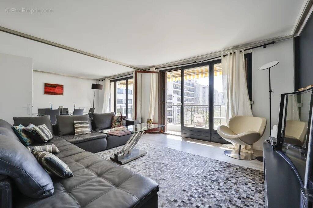 Appartement à NEUILLY-SUR-SEINE