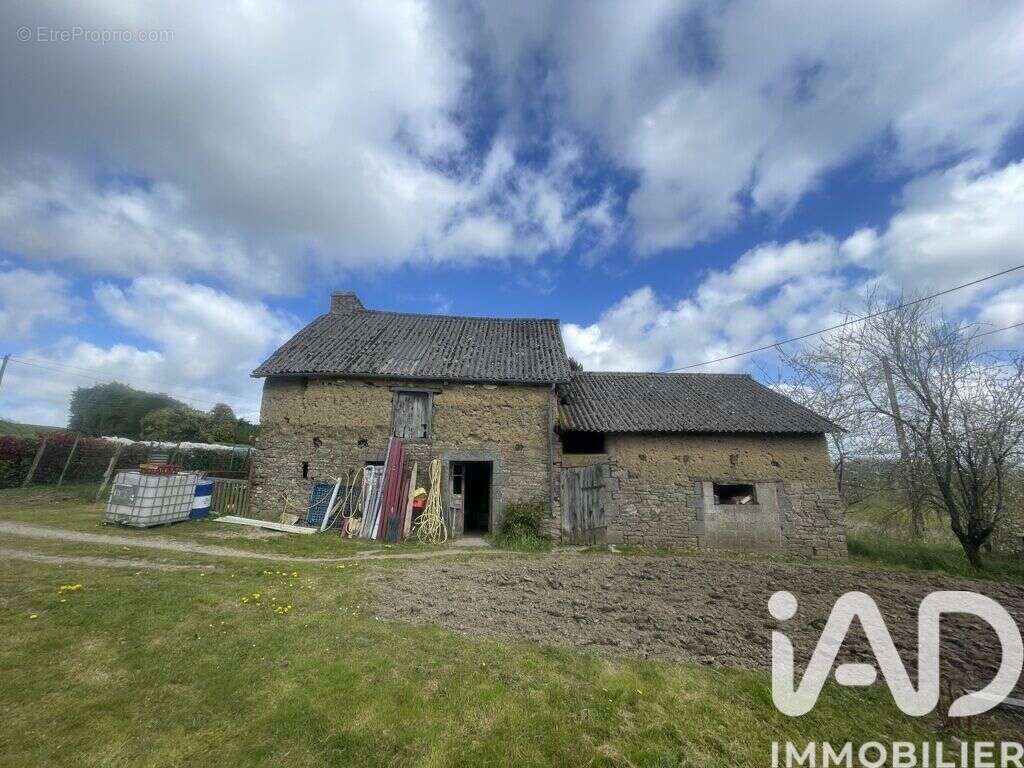 Photo 2 - Maison à SAINT-VRAN