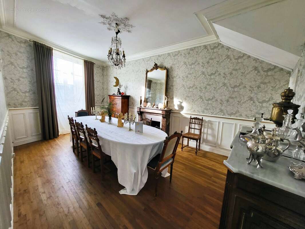 Maison à LA CHAPELLE