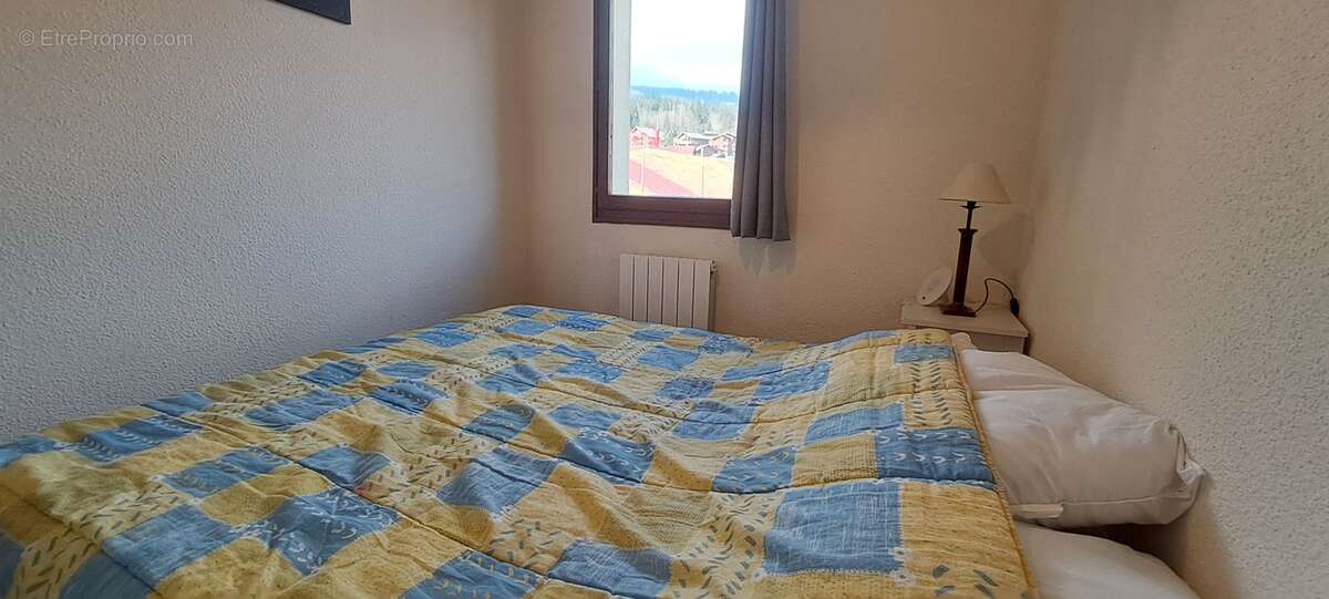 Appartement à MORILLON