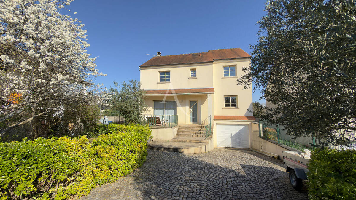 Maison à YERRES