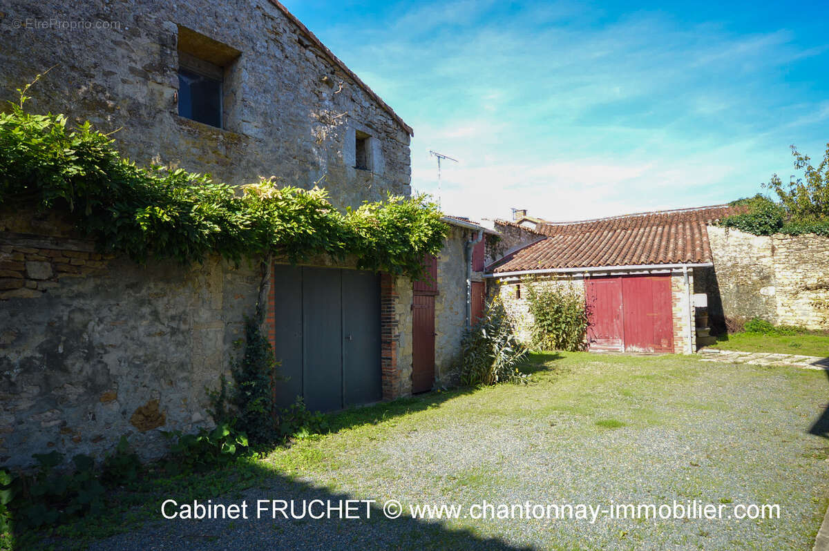 Maison à SAINT-VINCENT-STERLANGES