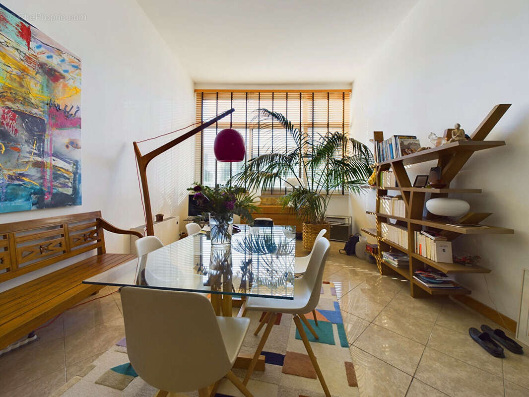 Appartement à COURBEVOIE