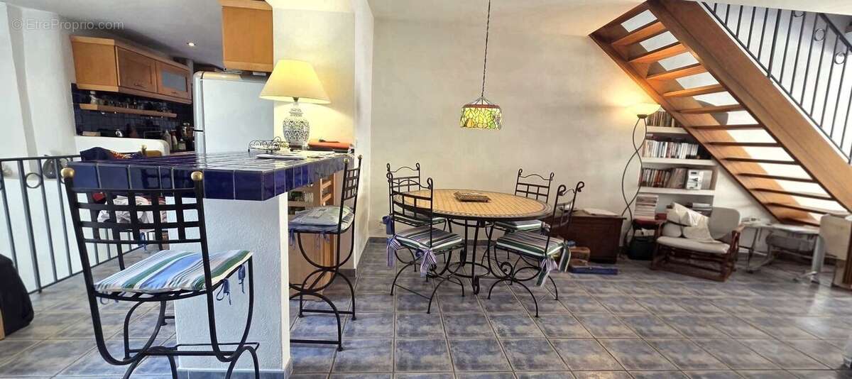 Maison à CUGES-LES-PINS