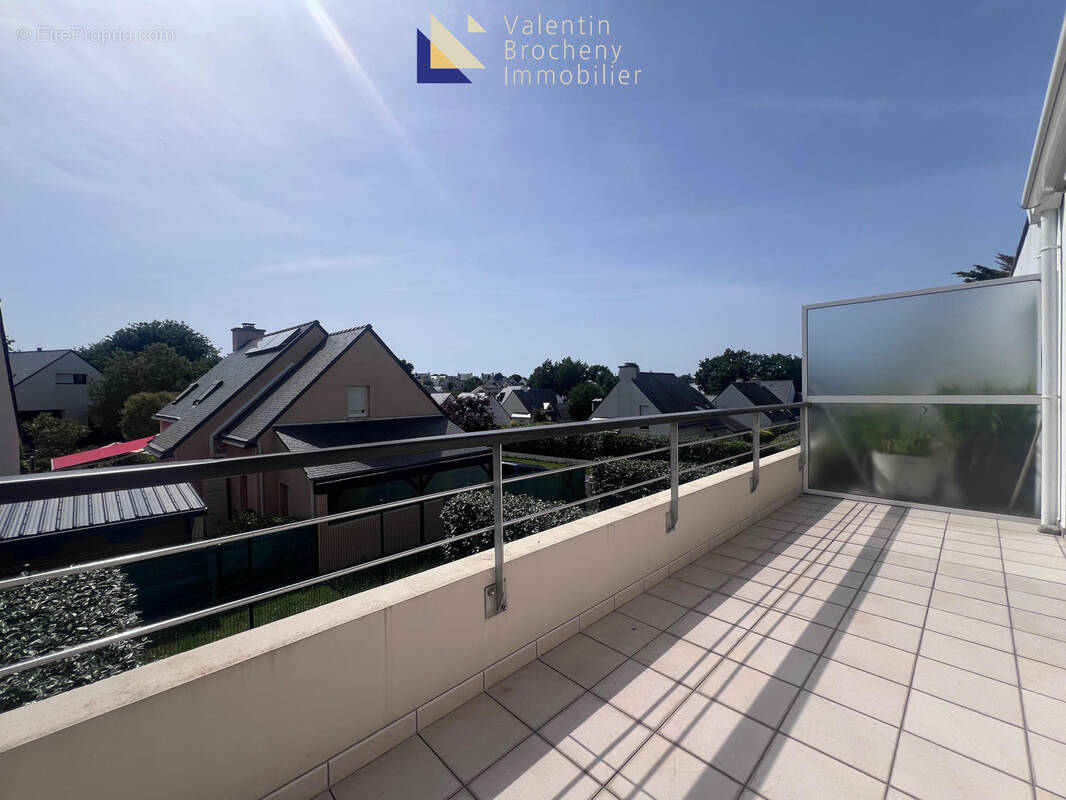 Centre bourg,  au calme, appartement 2 pièces avec terrasse, parking et cave - photo 2