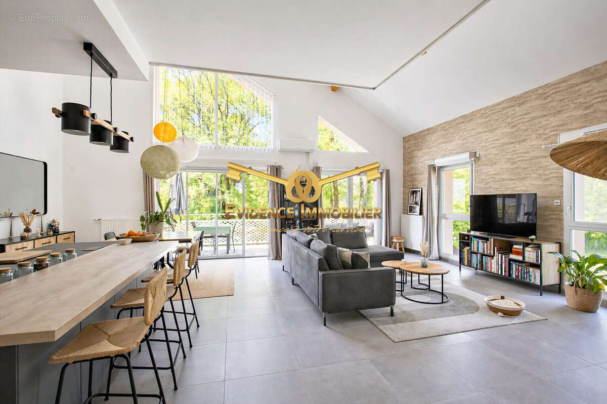 Appartement à GILLY-SUR-ISERE