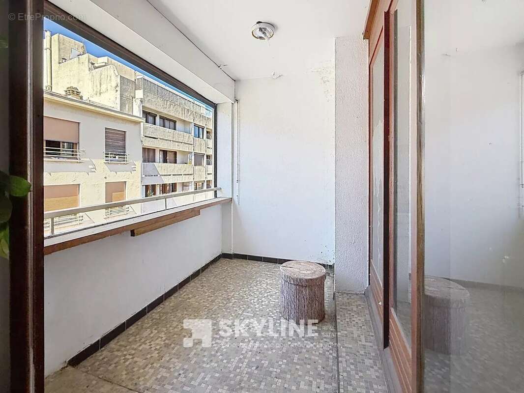 Appartement à MARSEILLE-5E