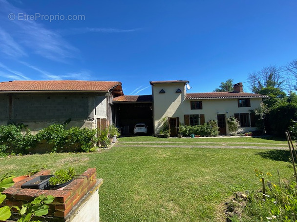 Maison à SAINT-DENIS-COMBARNAZAT