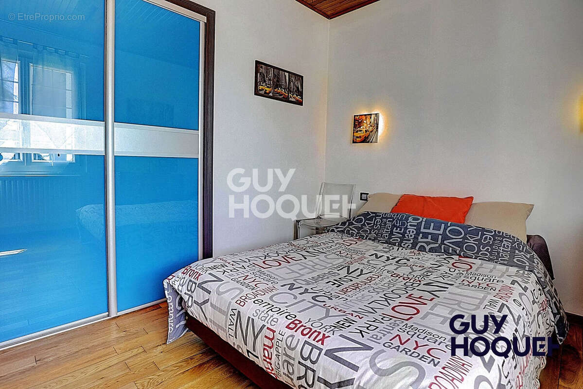 A vendre maison de 205 m² carrez et 290 m² utile  à Rive de GIER - photo 9